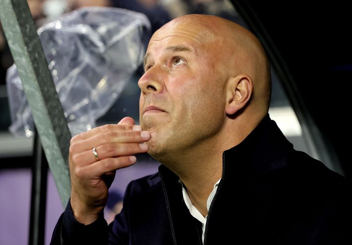 Það er mikil pressa á Arne Slot, knattspyrnustjóra Liverpool, eftir hræðilegt gengi síðustu vikna.