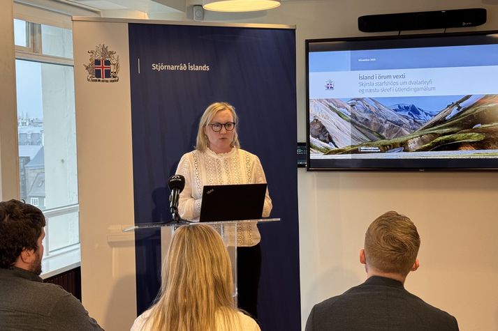 Dómsmálaráðherra boðaði til blaðamannafundar til þess að kynna skýrslu starfshópsins.