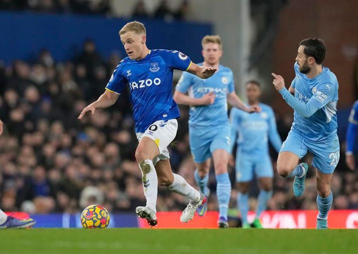 Donny van de Beek var á láni hjá Everton árið 2022.