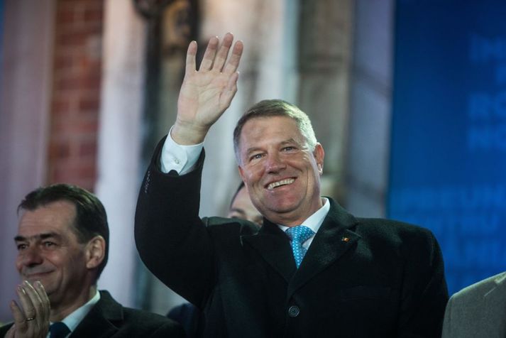 Hinn sextugi Klaus Iohannis hefur lýst sjálfum sér sem "pólitískum slökkviliðsmanni“.