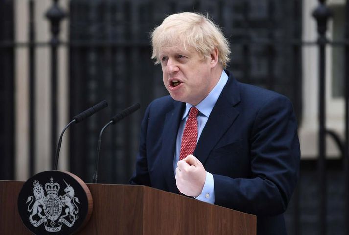 Johnson er kominn aftur til starfa en hann lá um tíma inni á gjörgæsludeild sjúkrahúss í London með Covid-19.