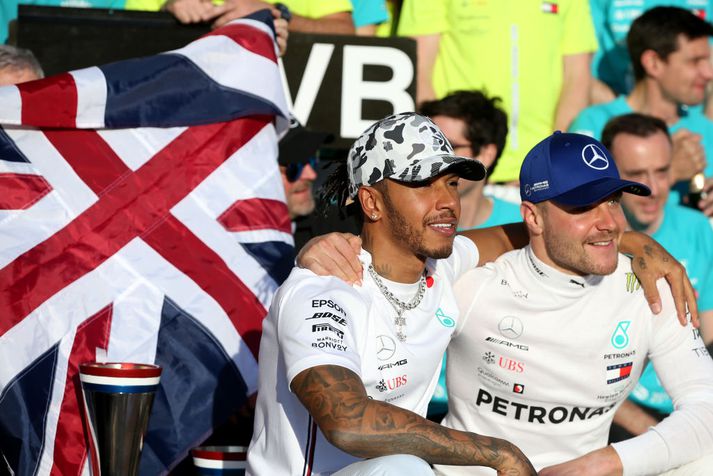 Bottas fagnaði sigri í kvöldsólinni í Texas er Hamilton fagnaði sínum sjötta titli.