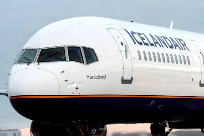Yfirvinnubann flugmanna Icelandair tekur gildi klukkan 14 verði ekki samið fyrir þann tíma.