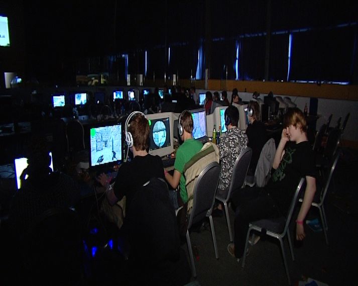 Um þrjúhundruð manns spiluðu tölvuleiki í Egilshöll um helgina.