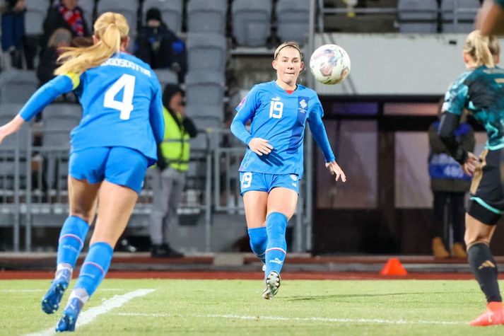 Sædís Rún Heiðarsdóttir í leik með íslenska landsliðinu á móti Þýskalandi.