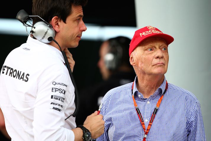 Toto Wolff og goðsögnin Niki Lauda ræða málin.