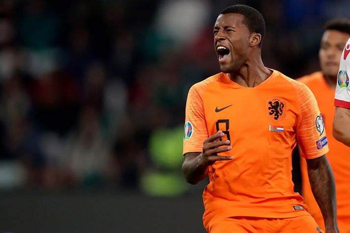 Wijnaldum fagnar öðru marki sínu í kvöld.