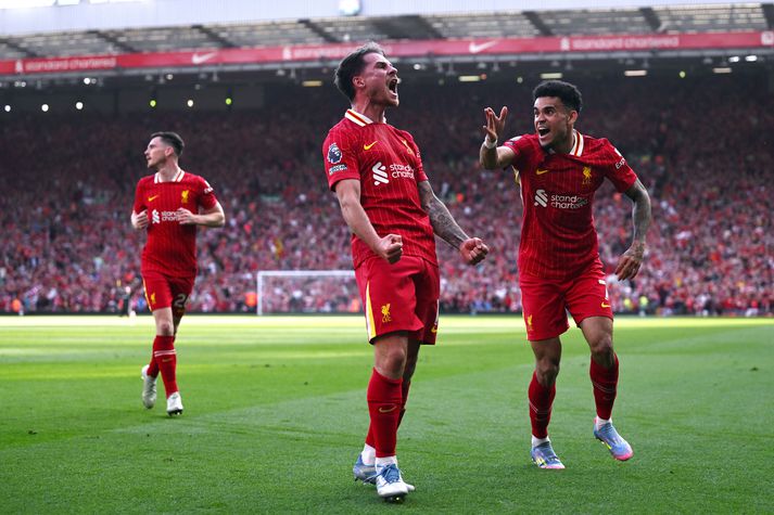Alexis Mac Allister fagnar marki sínu fyrir Liverpool í sigrinum á Tottenham en þar tryggði Liverpool sér Englandsmeistaratitilinn.