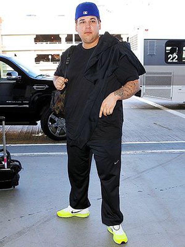 Rob Kardashian er ekki í sambandi við systur sínar, Khloé og Kim, þessa dagana.