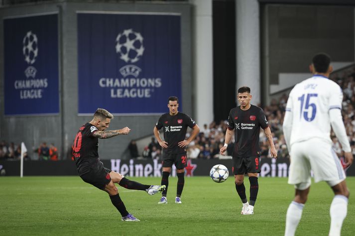 Alejandro Grimaldo skoraði glæsilegt mark fyrir Leverkusen en liðið þurfti eitt til viðbótar. 