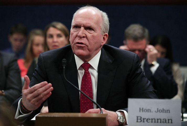 John Brennan, fyrrum yfirmaður CIA, leitar nú ráða lögfróðra manna.