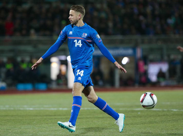 Kári í leiknum á 32 ára afmælisdaginn sinn.