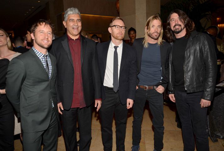 Chris Shiflett, Pat Smear, Nate Mendel, Taylor Hawkins og Dave Grohl.