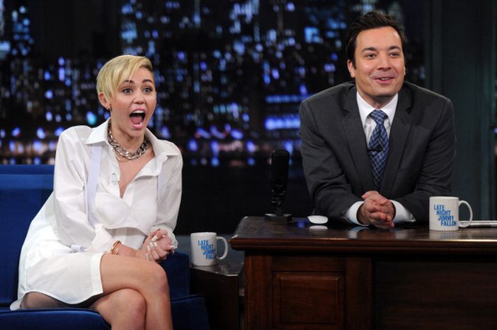 Miley Cyrus í spjallþætti Jimmy Fallons í gær