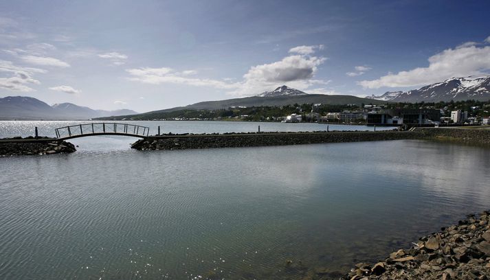 Fyrirtækið Norðlenska og fyrirrennarar þess hafa stundað slátrun og vinnslu við Grímseyjargötu á Akureyri allar götur frá 1928.