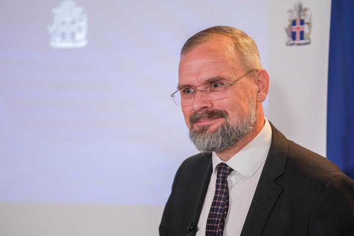 Daði Már Kristófersson kynnti fyrsta fjárlagafrumvarp ríkisstjórnarinnar í morgun en líkt og áður litast það meðal annars af miklum vaxtakostnaði ríkissjóðs.