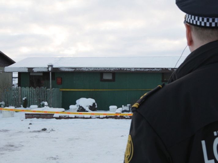 Rannsókn á andláti Sirreyjar Maríu sem fannst látin í dúfnakofa í Hafnarfirði í byrjun febrúar gengur hægt.