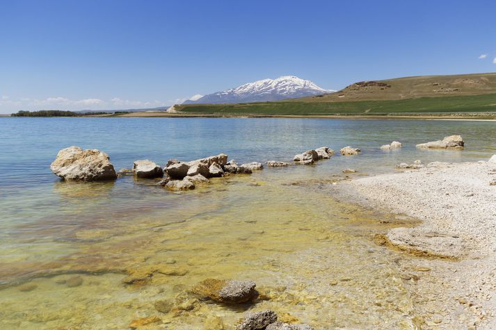 Við norðurbakka stöðuvatnsins Van í Van héraði í Tyrklandi.