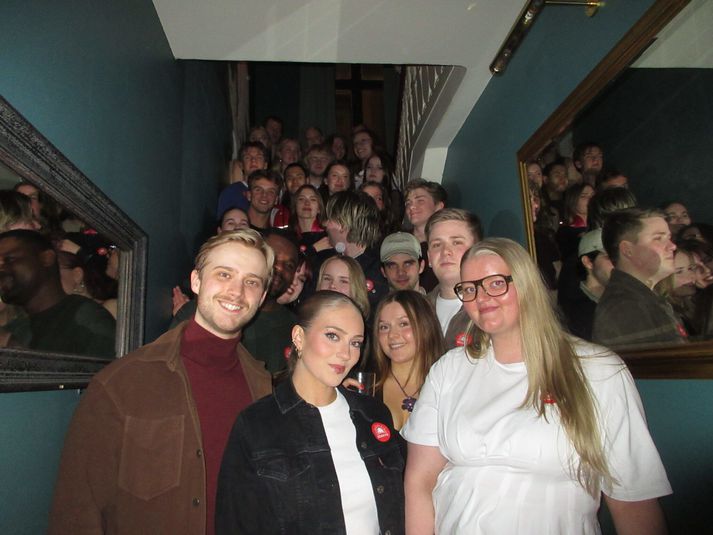 Frambjóðendur Röskvu samankomnir.