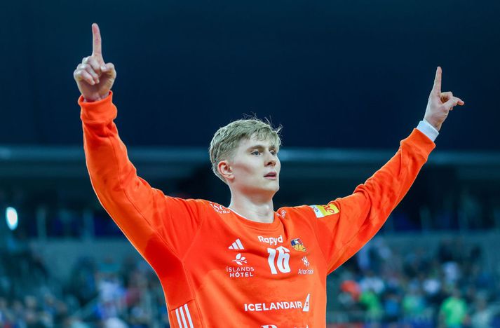 Viktor Gísli Hallgrímsson er klár í slaginn að nýju með Barcelona.