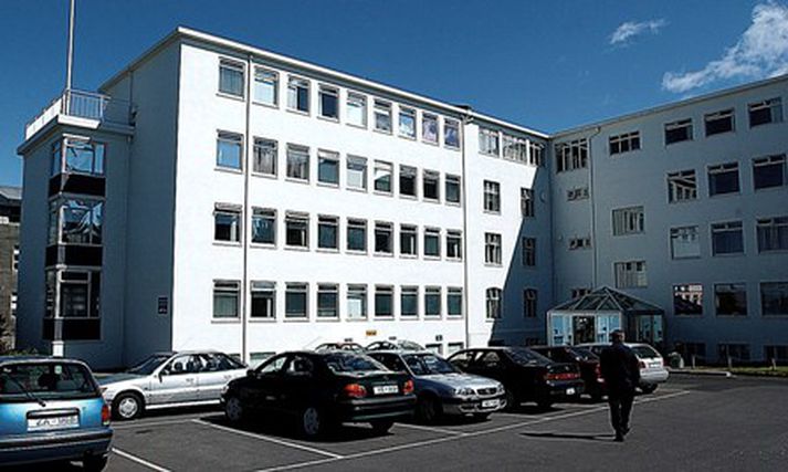 Samkvæmt upplýsingum mennta- og menningarmálaráðuneytisins eru um 850 umsækjendur eldri en 18 ára sem ekki hefur verið tryggð skólavist.