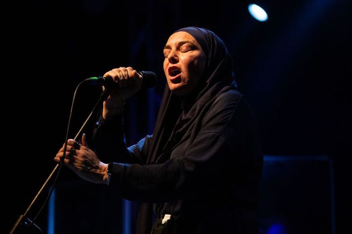 Sinead O'Connor á tónleikum í Tórínó. 