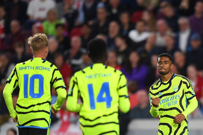 Reiss Nelson fagnar marki sínu í kvöld.