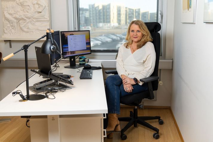 Rúna Magnúsdóttir, leiðtogamarkþjálfi, markaðs & kynningastjóri SVÞ segir að á sama tíma og við séum að læra að besta allt með nýrri tækni, séum við ekki að hlusta nógu vel á hvort annað. Á dögunum stýrði Rúna hópsamtali gesta á ráðstefnu SVÞ Uppbrot þar sem gervigreindin var rædd.