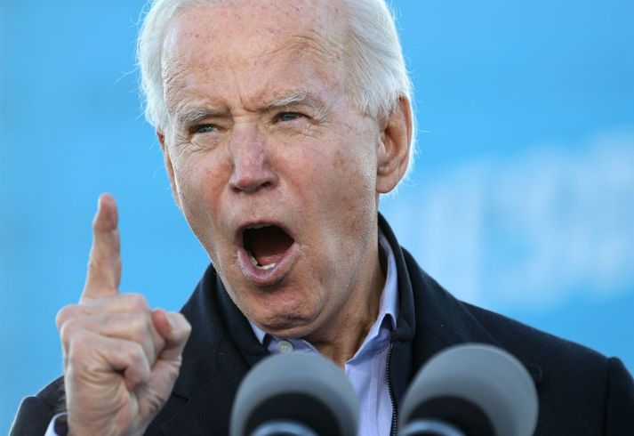 Joe Biden, verðandi Bandaríkjaforseti, á kosningafundinum í Georgíu í gær.