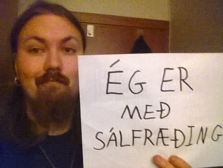 Sigurboði tók mynd á símann sinn og setti færslu á Facebook.
