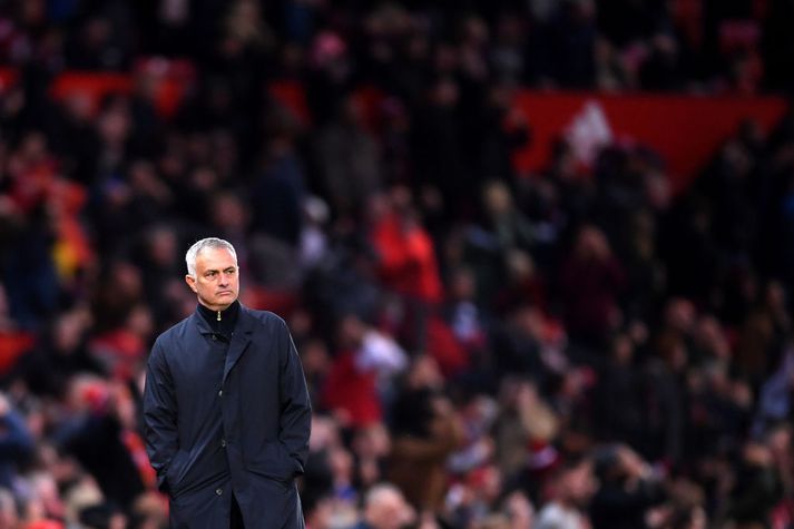 Mourinho telur vandamál United liggja í því að hann fékk ekki fjármagn fyrir varnarmanni í sumar