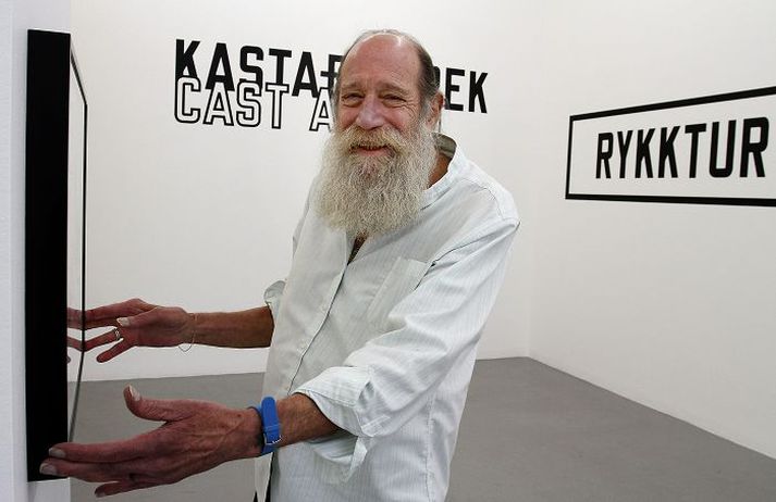 Lawrence Weiner