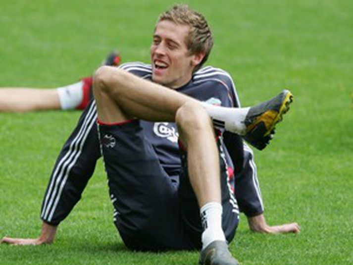 Peter Crouch virðist falla vel í kramið hjá hópi fólks sem er nú að opna vefsíðu tileinkaða fallegum limaburði hans