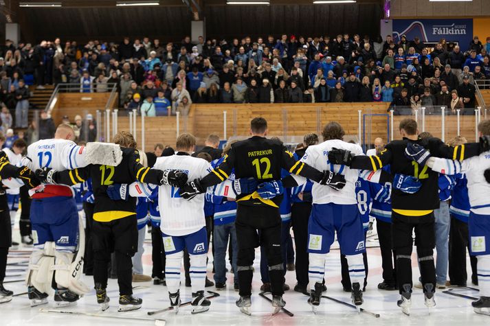 Leikmenn beggja liða léku í treyjum merktum Patreki, í minningarleiknum á milli SR og Fjölnis á þriðjudagskvöld.