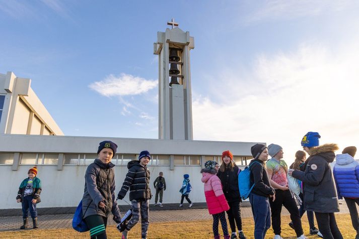 Hiti fimm til þrettán stig en núll til fjögur stig norðan- og austanlands.