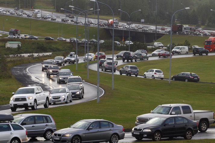 Kolefnisgjald er lagt á jarðefnaeldsneyti eins og bensín og dísilolíu. Markmiðið er að draga úr losun gróðurhúsalofttegunda sem valda hnattrænni hlýnun.