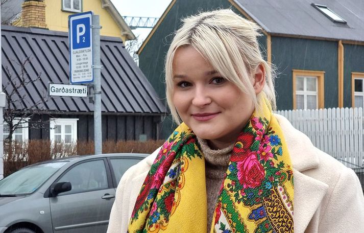 Viktoría Vasilynka Alfreðsdóttir fæddist í vesturhluta Úkraínu og bjó þar til ellefu ára aldurs. Hún segir það vera mikilvæg skilaboð ef gatan þar sem Rússneska sendiráðið í Reykjavík er yrði nefnd Kænugarðsstræti.