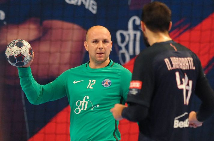Skof í leik með PSG.