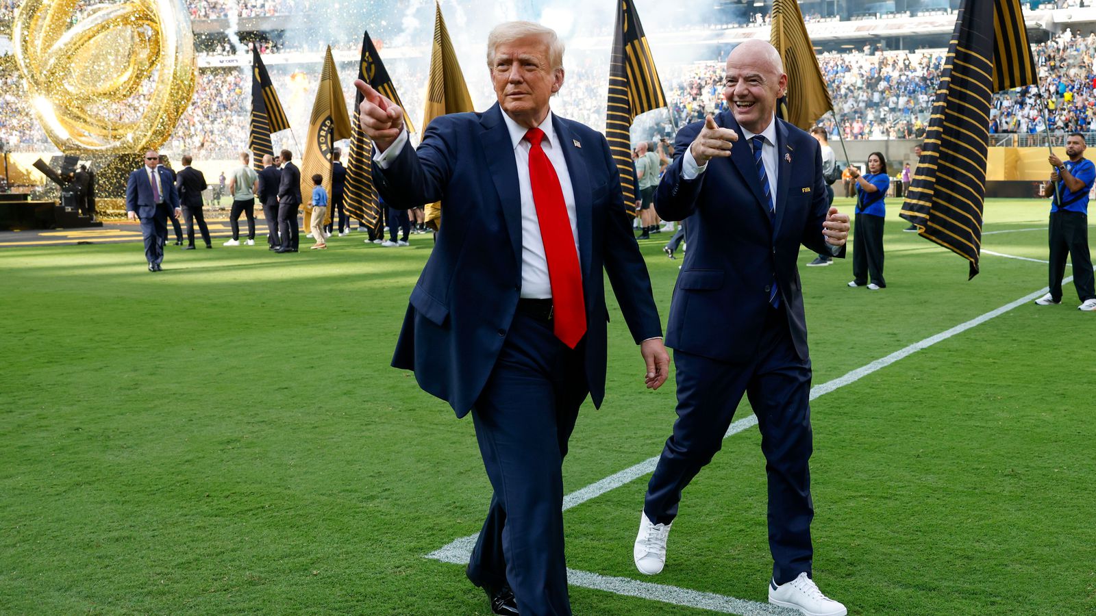 FIFA segir að Trump geti tekið HM-leiki af banda­rískum borgum