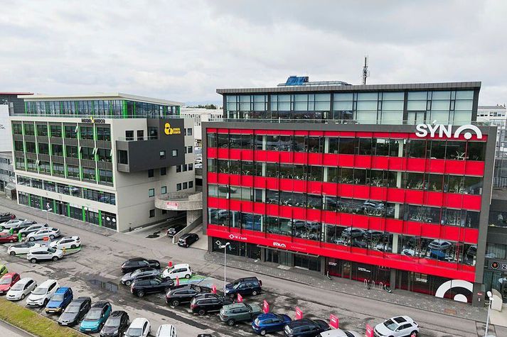 Mál Sýnar á hendur Fjarskiptastofu og Símanum verður tekið til flýtimeðferðar fyrir Héraðsdómi Reykjavíkur. 