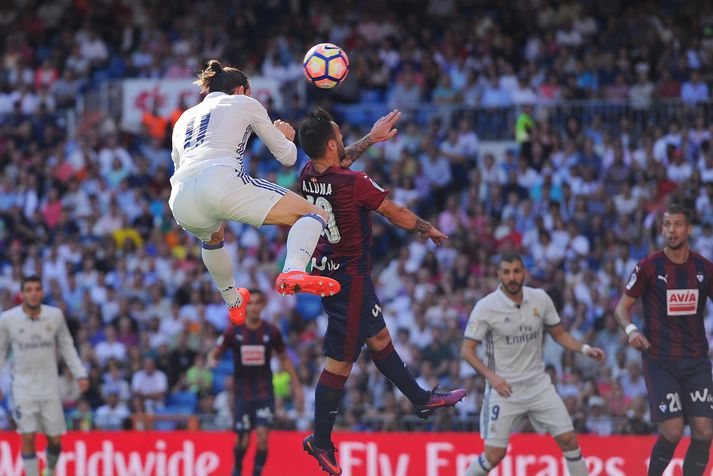Bale jafnar metin fyrir Real Madrid í leiknum í dag.