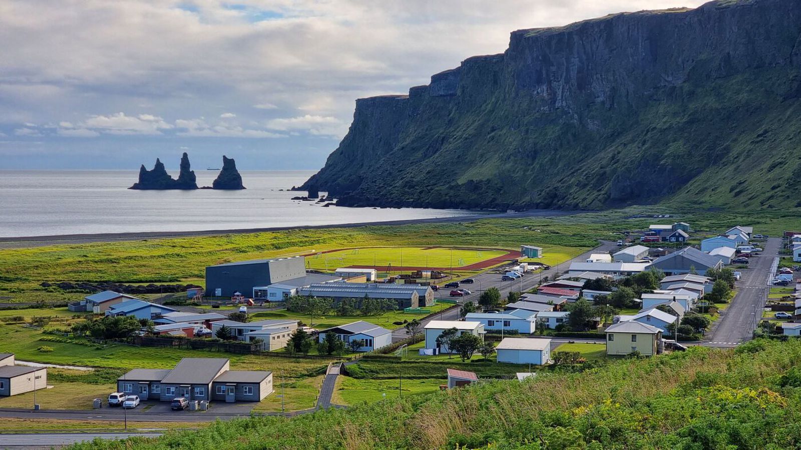Um­ferðar­slys austan við Vík