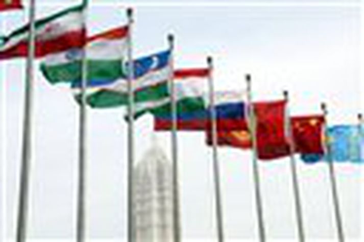 Fánar aðildarþjóða Shanghai samvinnustofnunarinnar.
