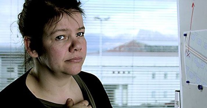 Ólafía Hrönn Jónsdóttir í Mýrinni  sem er að slá aðsóknarmet fyrri mynda íslenskra og skákar Pirates of the Carabian