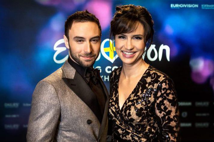 Sigurvegari síðasta árs, Måns Zelmerlöw , og Petra Mede, kynnir keppninnar árið 2013, verða kynnar keppninnar í ár.