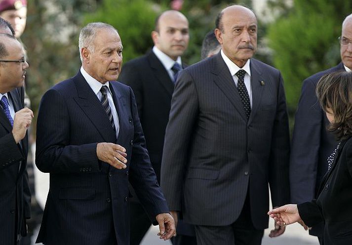 Ahmed Aboul Gheit utanríkisráðherra og Omar Suleiman, yfirmaður leyniþjónustu Egypta, mæta á fund með Mahmoud Abbas, forseta Palestínu, í gær.  Fréttablaðið/AP