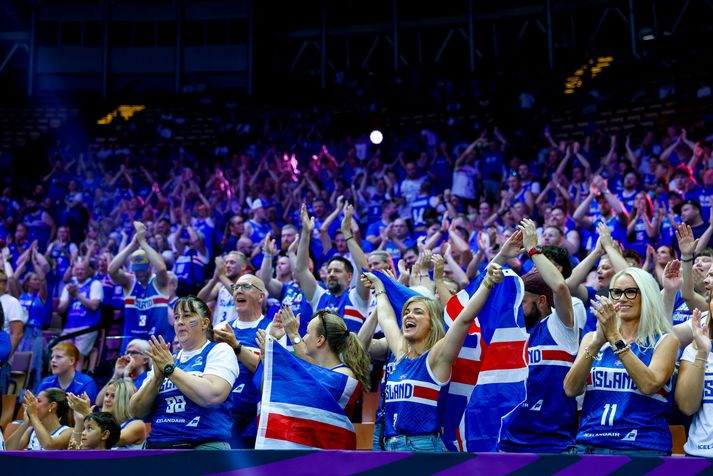 Það var glatt á hjalla framan af