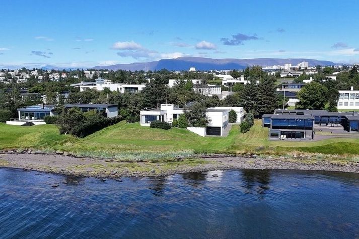 Mávanes 9 hefur verið sett á sölu en eignin er 316 fermetrar að stærð á 1.400 fermetra lóð.