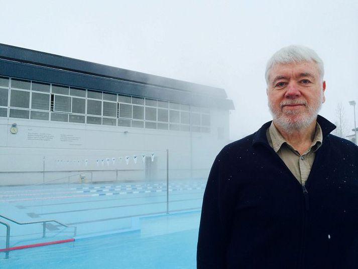 Hreinn Halldórsson er Strandamaðurinn sterki sem yfirgefur sundlaugina sem hann hefur stýrt í meira en þrjátíu ár. Hreinn tók sér sumarfrí í gær en þá var síðusti dagur sumarsins. 