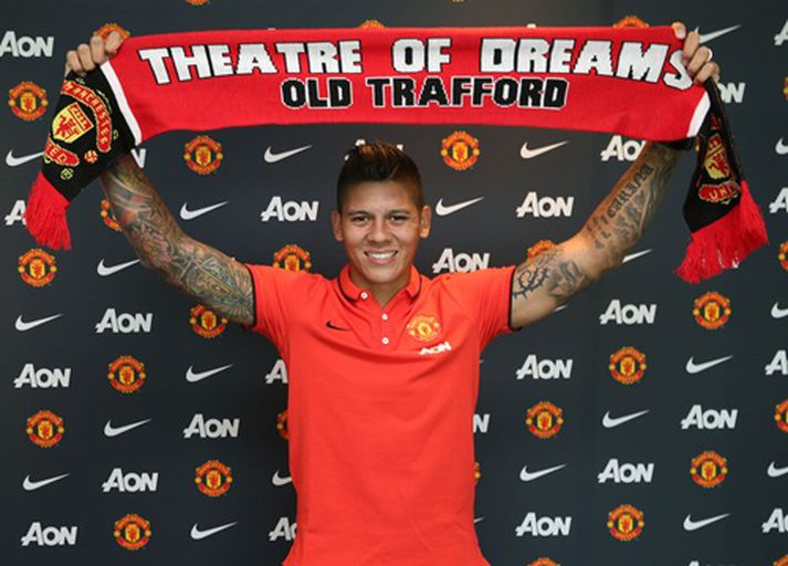 Marcos Rojo kátur á Old Trafford í dag.